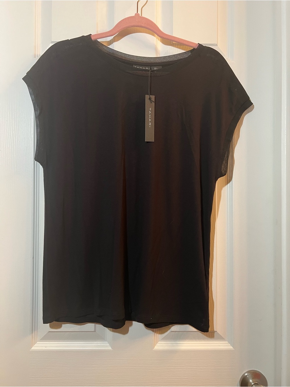 🦋NWT Tahari Black Cap Sleeve Tunic Top size large - Picture 2 of 8